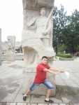 Китай 2013 / Парк городского округа Синтай: Возле памятника